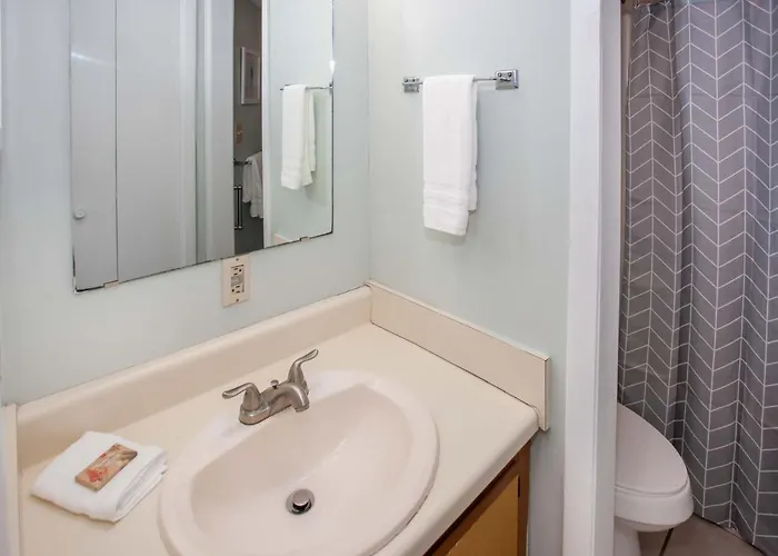 Surf And Racquet Club 402b Apartment